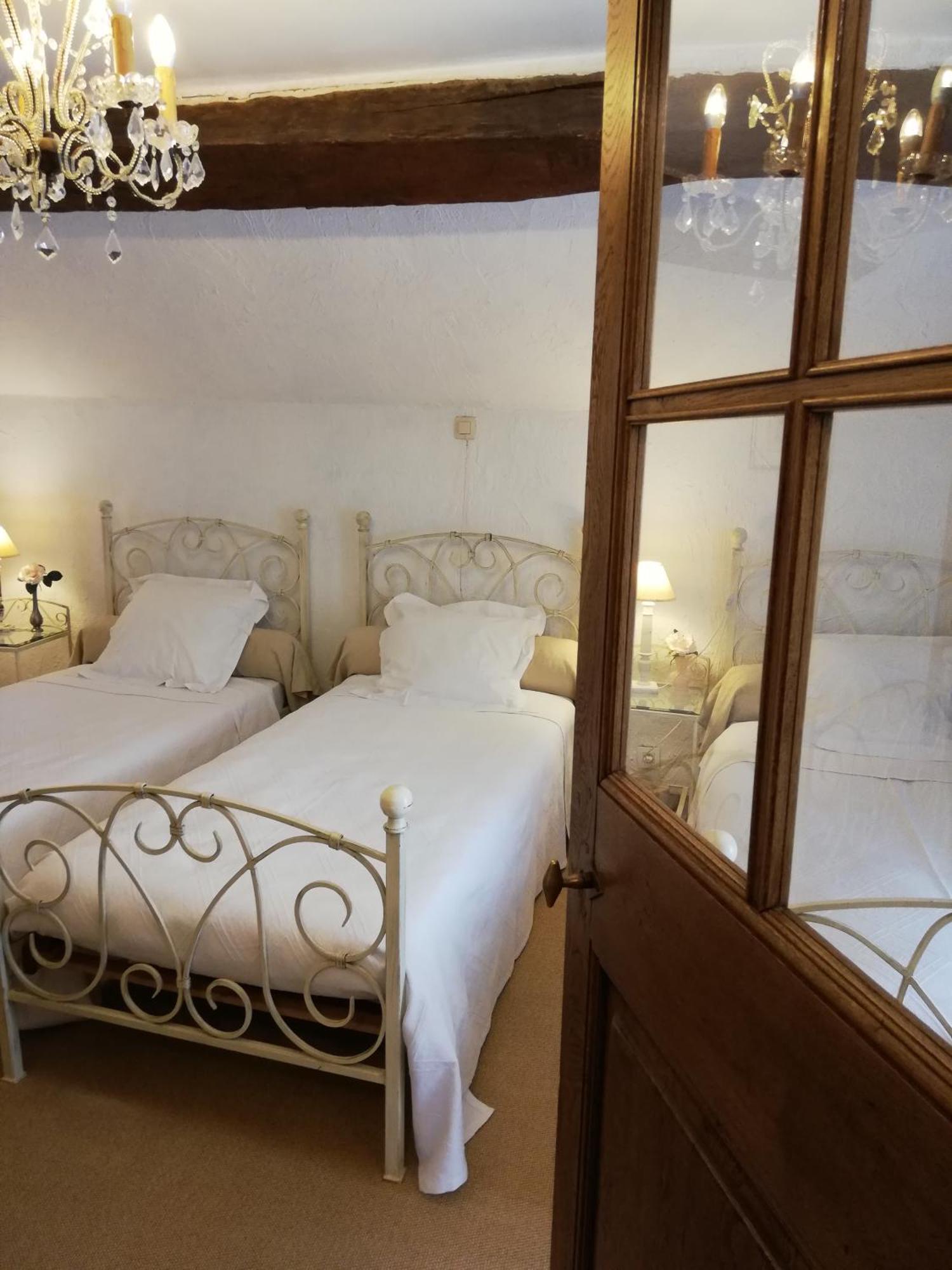 Au Charme Du 13 Faubourg De France A Bouillon Villa Kültér fotó